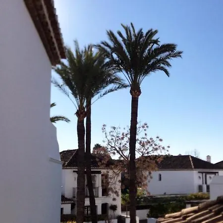 2 Bedroom Boutique Apartment 200 Mts From The Beach * Estepona