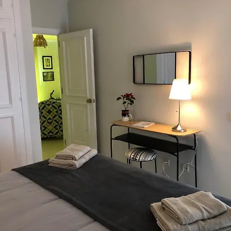 2 Bedroom Boutique Apartment 200 Mts From The Beach Estepona