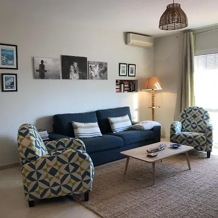 2 Bedroom Boutique Apartment 200 Mts From The Beach Apartment *