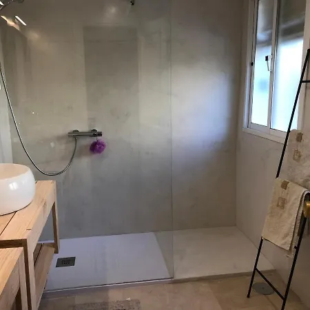 2 Bedroom Boutique Apartment 200 Mts From The Beach * Estepona