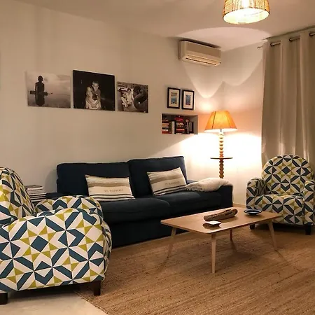 2 Bedroom Boutique Apartment 200 Mts From The Beach Apartment *