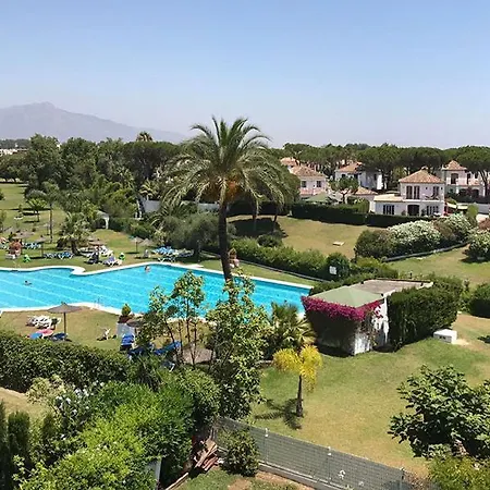 2 Bedroom Boutique Apartment 200 Mts From The Beach *