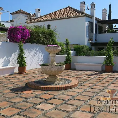 Apartment 2 Bedroom Boutique Apartment 200 Mts From The Beach